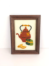 Caja vintage para tetera y bolsa de té, bordado de crepel sobre marco de madera, 8x6 segunda mano  Embacar hacia Argentina