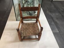 Cadeira infantil antiga de madeira 19,5 pol. de altura x 10 de profundidade x 12 de largura, usado comprar usado  Enviando para Brazil