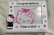 2013Graduação ~ Hello Kitty Foto de Madeira Suporte 5x7, Boné de Graduação comprar usado  Enviando para Brazil