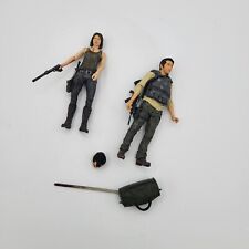 Lote de 2 bonecos colecionáveis The Walking Dead Maggie & Glenn série 5 McFarlane AMC comprar usado  Enviando para Brazil