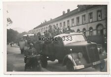 Foto Soldat auf Motorrad neben Opel Blitz LKW mit Kfz Kennzeichen Hessen comprar usado  Enviando para Brazil
