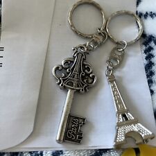 Usado, Lote vintage de 2 chaveiros Paris França Torre Eiffel e chave com design Eiffel comprar usado  Enviando para Brazil