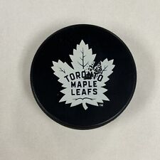 Disco de hockey Toronto Maple Leafs negro en Alas Co NHL segunda mano  Embacar hacia Argentina