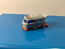 Veículo Hot Wheels Volkswagen Kool Kombi 2012 cinza e laranja solto comprar usado  Enviando para Brazil