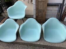 Cadeira Herman Miller Charles Eames braço plástico azul claro comprar usado  Enviando para Brazil
