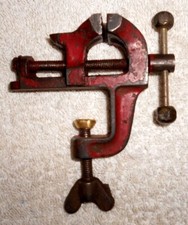 Ancien petit étau d'occasion  France