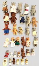 Lote Antigo de 34 Famílias Mistas Calico Critters Sylvanian com 16 Peças de Roupas comprar usado  Enviando para Brazil