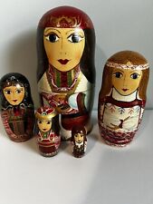 Usado, Bonecas russas vintage de aninhamento, conjunto de 5 bonecas pintadas à mão assinadas 7” de altura EXCLT comprar usado  Enviando para Brazil