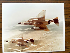 Usado, Foto 1970 Thiokol 8"" x 10": dos fantasmas F-4 que llevan misiles AGM Thiokol SRM segunda mano  Embacar hacia Argentina
