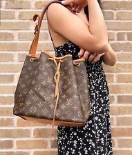 Bolso de hombro Louis Vuitton Petit Noe con cordón marrón monograma, usado segunda mano  Embacar hacia Argentina