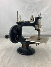 Usado, Máquina de costura em miniatura antiga C.1920 vintage Peter Pan modelo O comprar usado  Enviando para Brazil