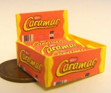 Casa de bonecas caixa de exibição escala 1:12 de pacotes Caramac Tumdee doces em miniatura comprar usado  Enviando para Brazil