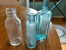 Usado, Botellas vintage, 2 botellas pequeñas de medicina azul agua 1 duraglas, azul agua segunda mano  Embacar hacia Argentina