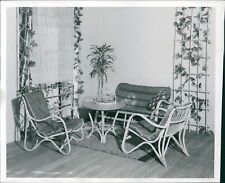 Móveis modernos de vime para jardim e varanda - Fotografia Vintage 2329704, usado comprar usado  Enviando para Brazil
