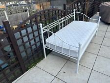 Single day bed for sale  CHATHAM