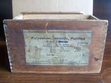 Pequena caixa de madeira antiga para brometo de potássio comprar usado  Enviando para Brazil