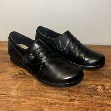 s women clarks shoes for sale  Staten Island
