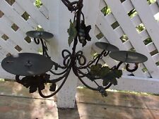 Candelabro de hierro soporte para velas, uvas y adorno de hojas. Cadena larga. segunda mano  Embacar hacia Argentina