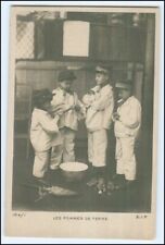 Y2609/ Dzieci w mundurze zdjęcie AK H. Manuel, obieranie ziemniaków w Paryżu ok. 1905 na sprzedaż  Wysyłka do Poland
