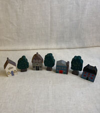 Wooden Primitive Houses (Set of 4), with trees (set of 3). for sale  Shipping to South Africa
