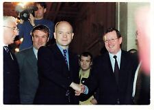 Foto imprensa 1999 do Reino Unido William Haia, David Trimble Mp apertar as mãos Tory Unionista do Kg comprar usado  Enviando para Brazil