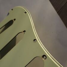 Fender stratocaster pickguard d'occasion  Expédié en Belgium