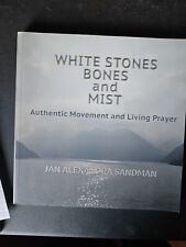 Pedras brancas ossos e névoa movimento autêntico e oração viva comprar usado  Enviando para Brazil