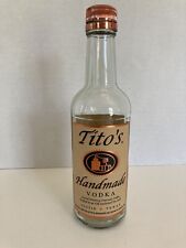 Garrafa de tinta de vodca feita à mão Tito's com tampa (VAZIA) licor 375 ml - Austin Texas comprar usado  Enviando para Brazil