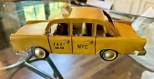 Taxi giallo arredamento. usato  Camaiore