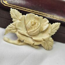 Broche rose sculptée d'occasion  Le Luc