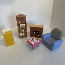 Usado, Lote misto de móveis para casa de bonecas Fisher-Price Mattel reclinável lareira geladeira mais comprar usado  Enviando para Brazil