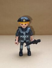 Playmobil police policier d'occasion  Wignehies