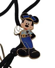 Cordão bolo Mickey Mouse membro do elenco de segurança WDW Disney World exclusivo, usado comprar usado  Enviando para Brazil