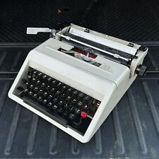 Máquina de escrever portátil Olivetti Studio 45 década de 1970 em estado de funcionamento com estojo comprar usado  Enviando para Brazil
