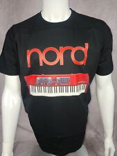 Nova camisa teclado Nord. Novo logotipo clássico de instrumentos de banda de músicos para piano musical comprar usado  Enviando para Brazil