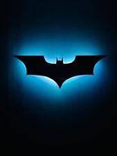Lampa ścienna Batman LED RGB, drewniana, na baterie na sprzedaż  PL