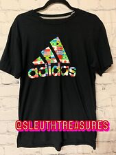 Para Hombre Negro Adidas Logotipo Banderas Mundiales Gráfico Mangas Cortas Camiseta Gris Talla L segunda mano  Embacar hacia Argentina