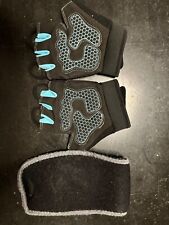 Guantes de Entrenamiento Golds Gimnasio Clásicos Talla M/L con Vendaje de Manos Libres Negros y AZULES segunda mano  Embacar hacia Mexico