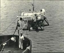 1976 Press Photo Veículo de Inspeção Submarina Não Tripulado Cônsul 1, Entra no Mar do Norte comprar usado  Enviando para Brazil