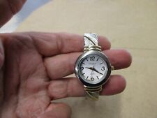 Novo Antigo Stock Studio Relógio de Quartzo Feminino Bracelete Prata e Tom Dourado comprar usado  Enviando para Brazil