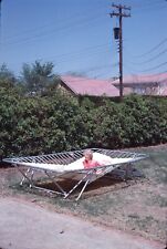 1963 Girl Sitting on Retro Trampolim Páscoa 35mm Slide comprar usado  Enviando para Brazil