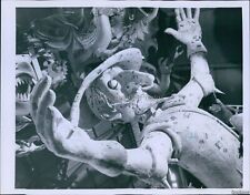 Workman 1959 agrega papel táctil al carnaval maché Don Quijote evento foto 7X9 segunda mano  Embacar hacia Argentina