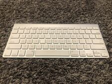 2009 APPLE SILVER & WHITE WIRELESS KEYBOARD MODEL # A1314 for sale  Shipping to South Africa