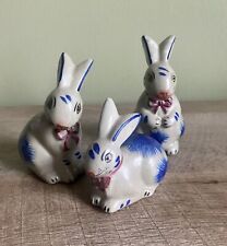 3 mini reprodução estilo Staffordshire coelhos lebre azul comprar usado  Enviando para Brazil