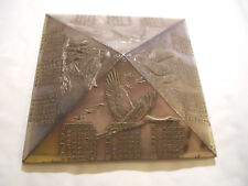 1994 CALENDRIER MÉDAILLE BRONZE CALENDAR PYRAMIDAL PYRAMIDE BIRDS ANIMALS segunda mano  Embacar hacia Argentina