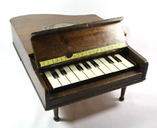 Usado, Boneca infantil antiga brinquedo madeira piano de cauda 10 teclas de madeira pintadas Japão FUNCIONA comprar usado  Enviando para Brazil
