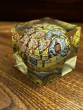 Peso de papel cubo vintage Lucite World Earth acrílico de globo antigo 1,75 polegadas comprar usado  Enviando para Brazil