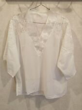 Blouse blanche polyester d'occasion  Bourg-de-Thizy