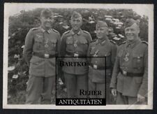 Gebraucht, Foto 2.WK WH-Soldaten nach Ordenverleihung Orden Eisernes Kreuz EK II gebraucht kaufen  Berlin