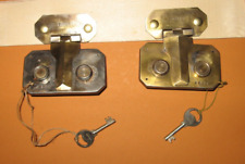Pair brass locks d'occasion  Expédié en Belgium